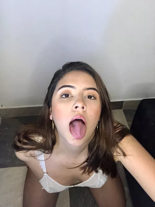 Spray this cam girl down 💦 by slowerclue