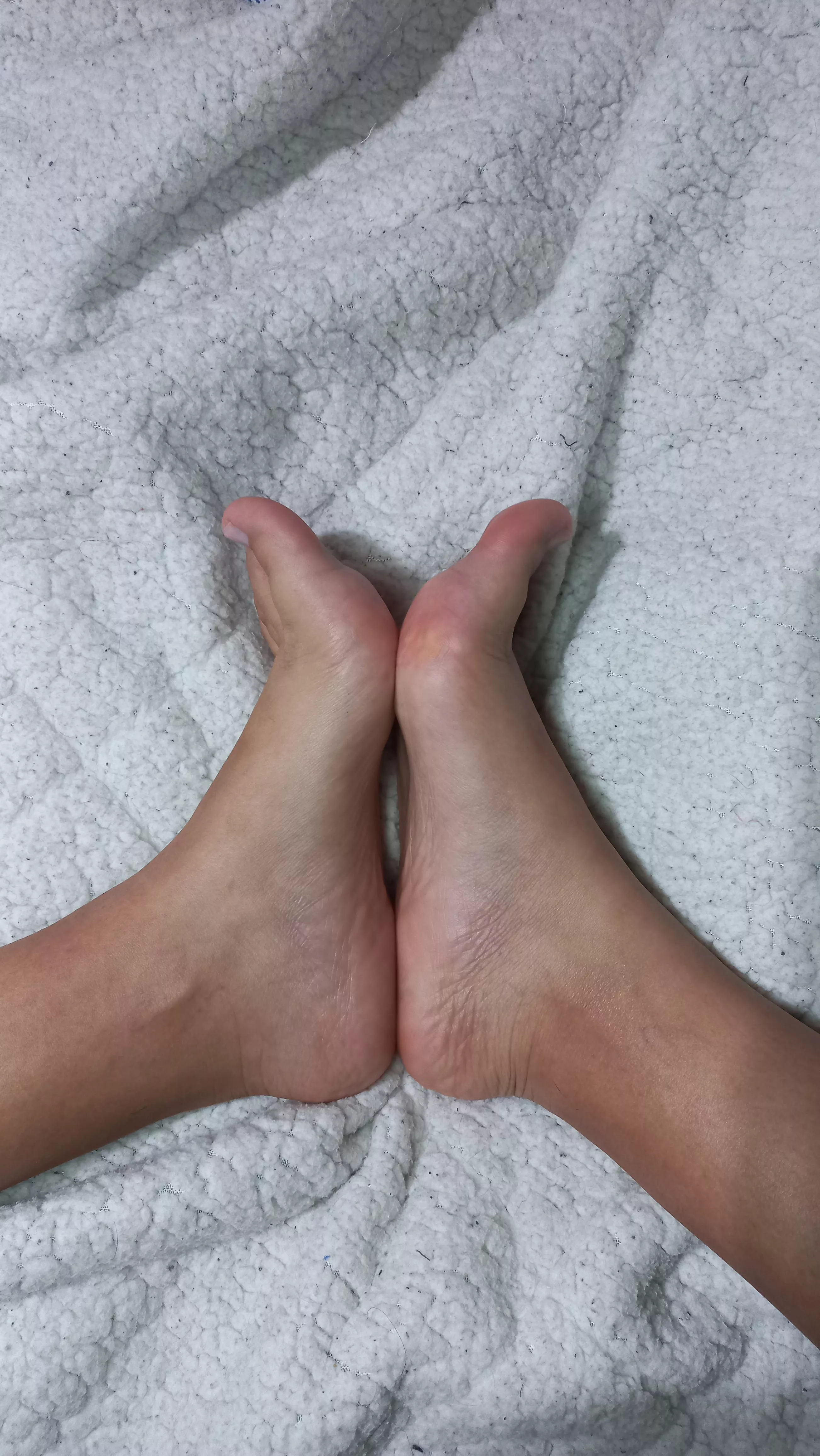 that silhouette, that curvature, what a beautiful delight posted by roxana_c1