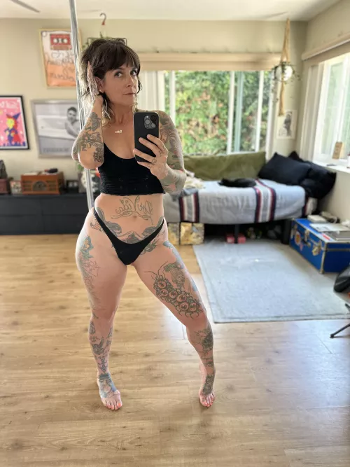 Trinaa (@trinaa) [onlyfans] by MistressTrinaa