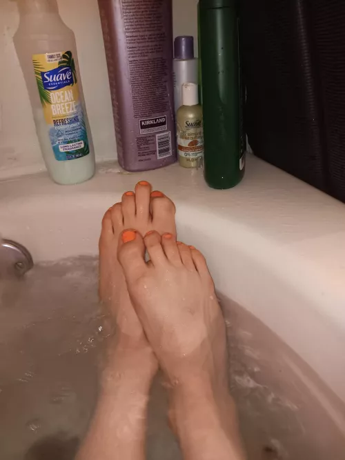 Tub time toes by Fit-Professor2134