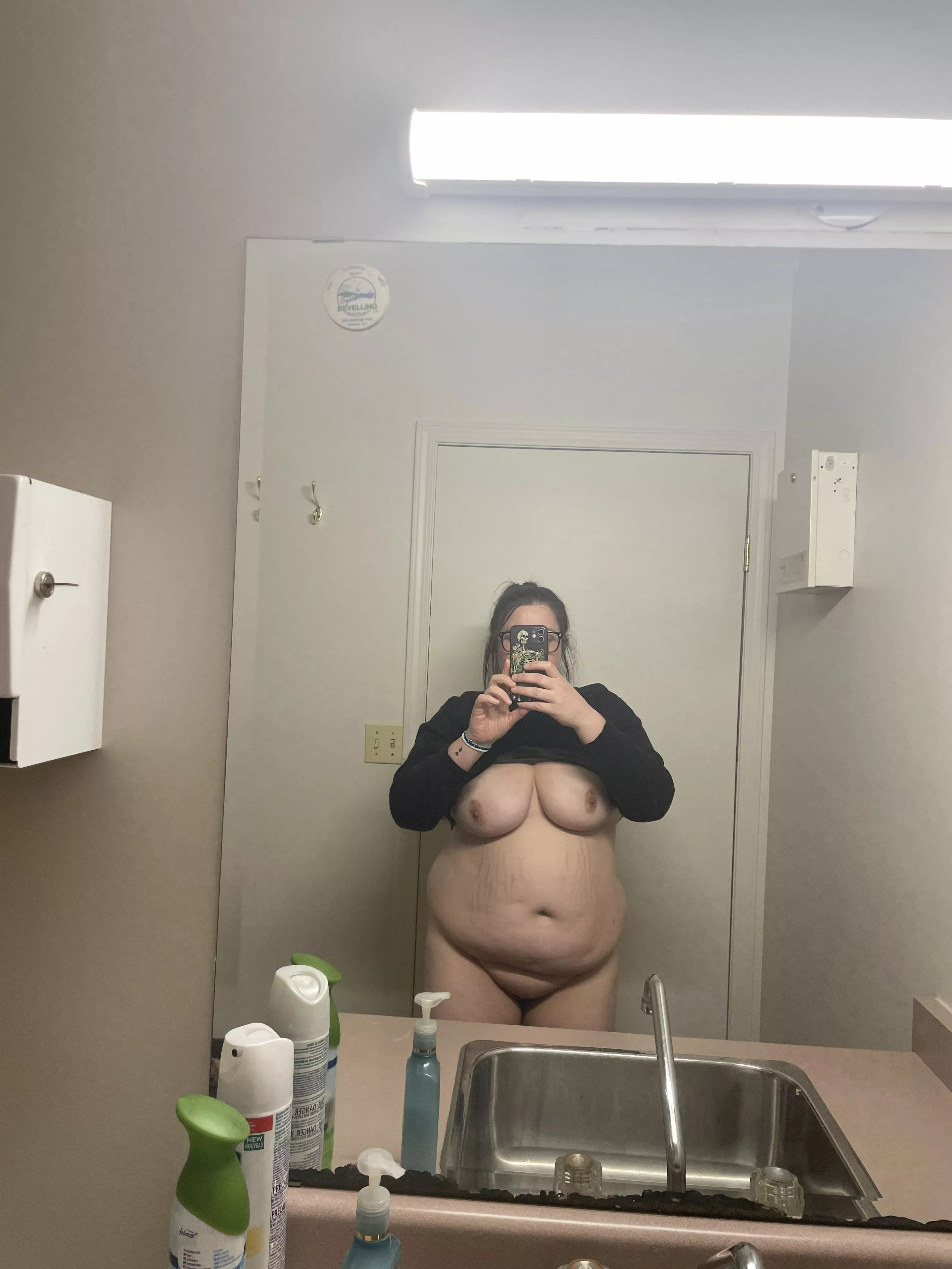 Want someone to put my body to good use 💦💦 posted by Chickietender