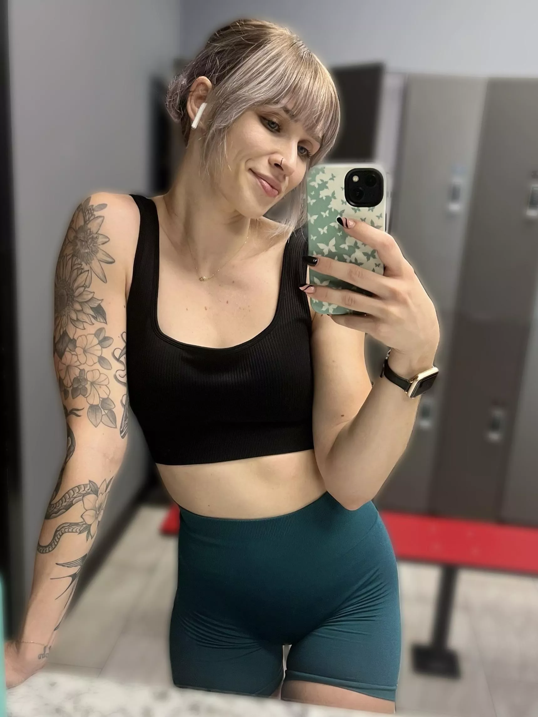 Wanted: a gym partner to squeeze my butt (f) posted by Brooke__bby