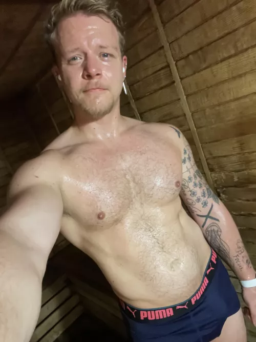 Working up a sweat in the sauna 🥵 [28] by Birdfin