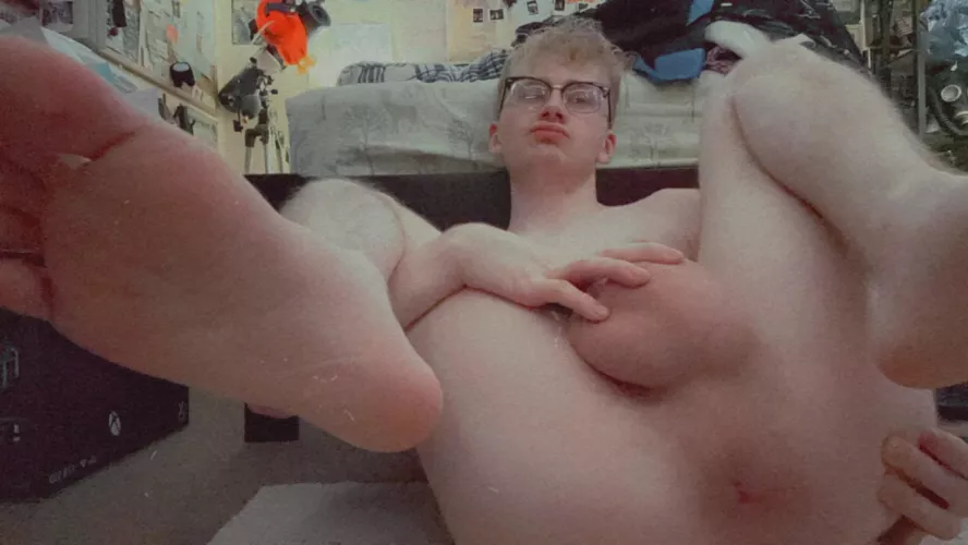 [19] My tight bussy needs some attention😈 by No-Independence-965