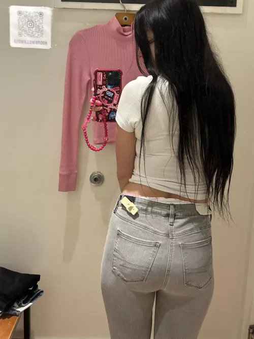 Blessing your timeline with diaper booty 😘 by SoggyStrawberryy