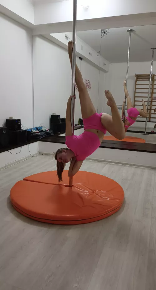 [f] love it by LaylaVav