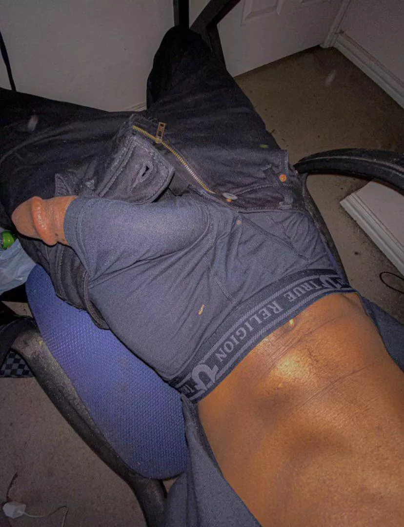 It’s peeking out posted by Scary_Payment_1694