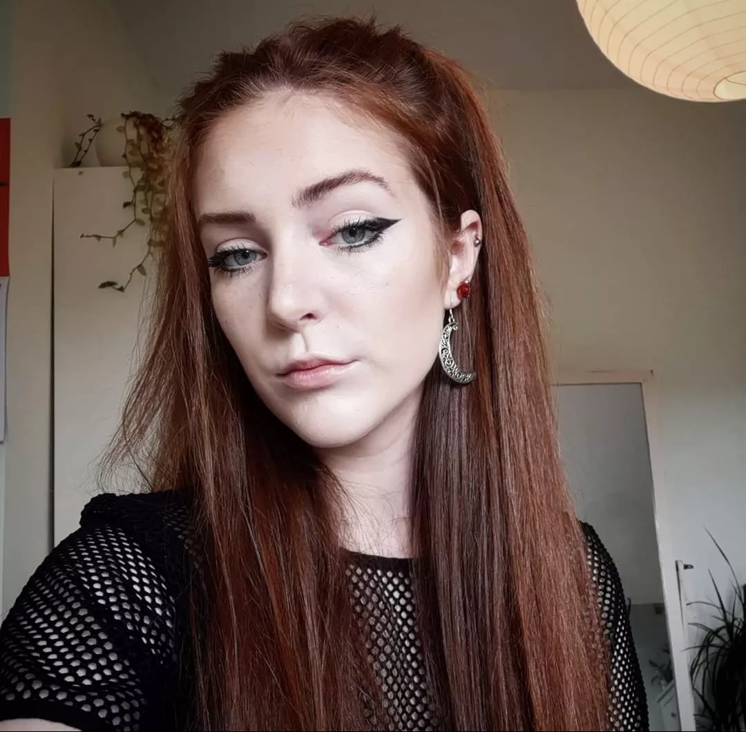 Kate R - English model posted by RedheadsWithBedhead