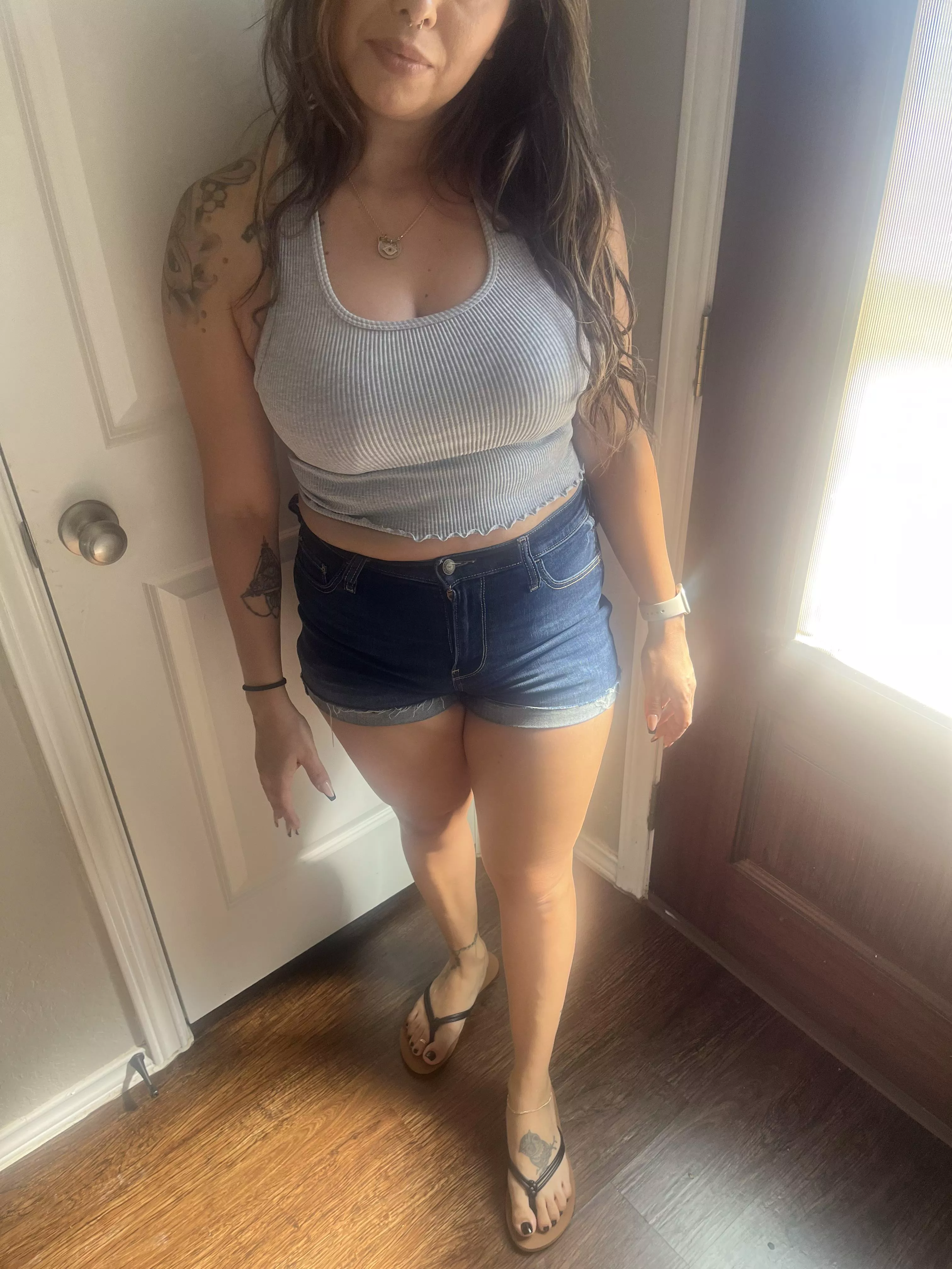 Latina wife looking for friends to hang out with posted by Bonny_Doll143