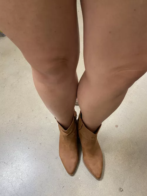 Legs and heels! Ready for the night out! by FootmodelJanet