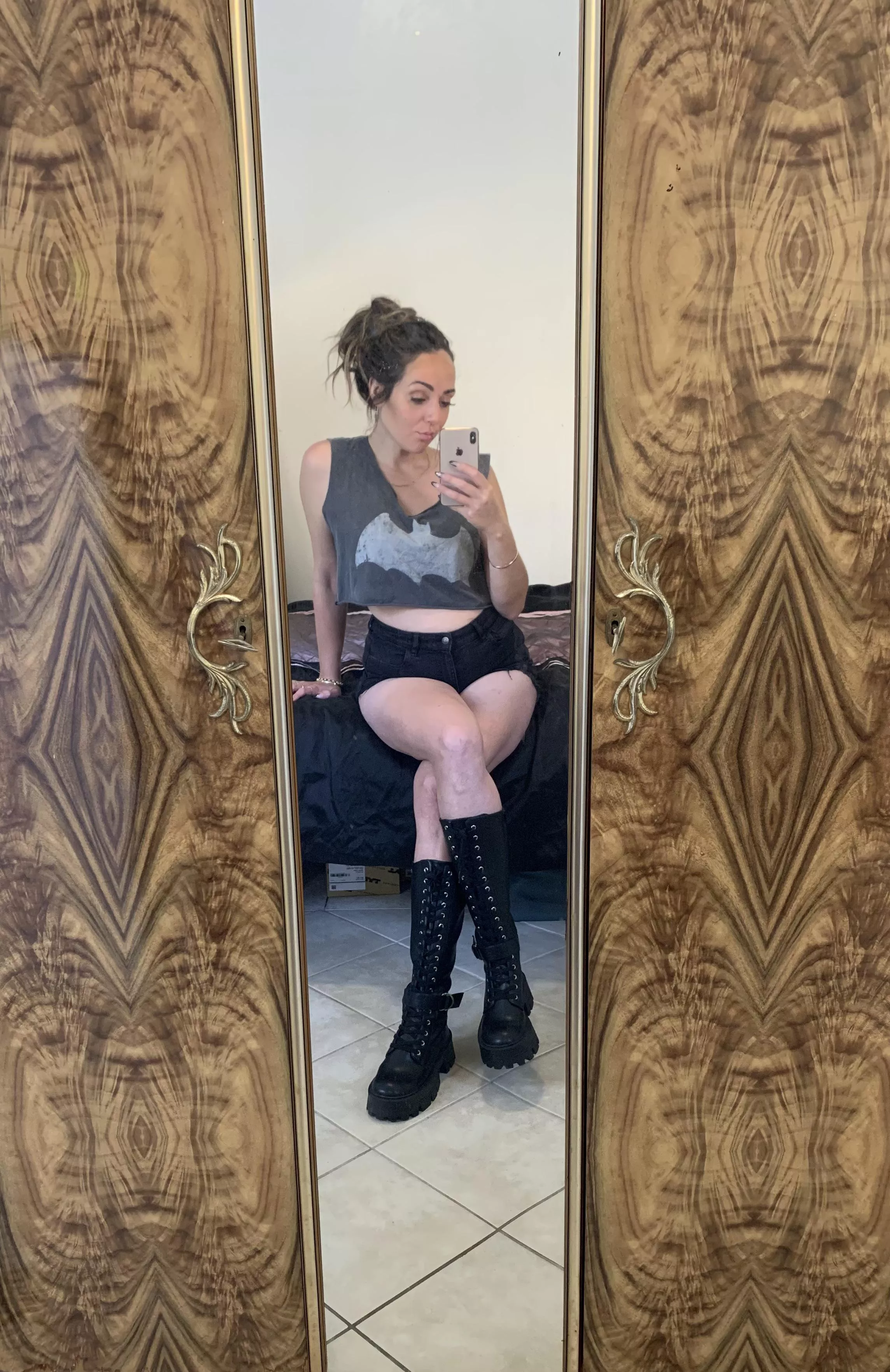 Na-na-na-na-na-na-na 🦇 posted by ashalee_renee