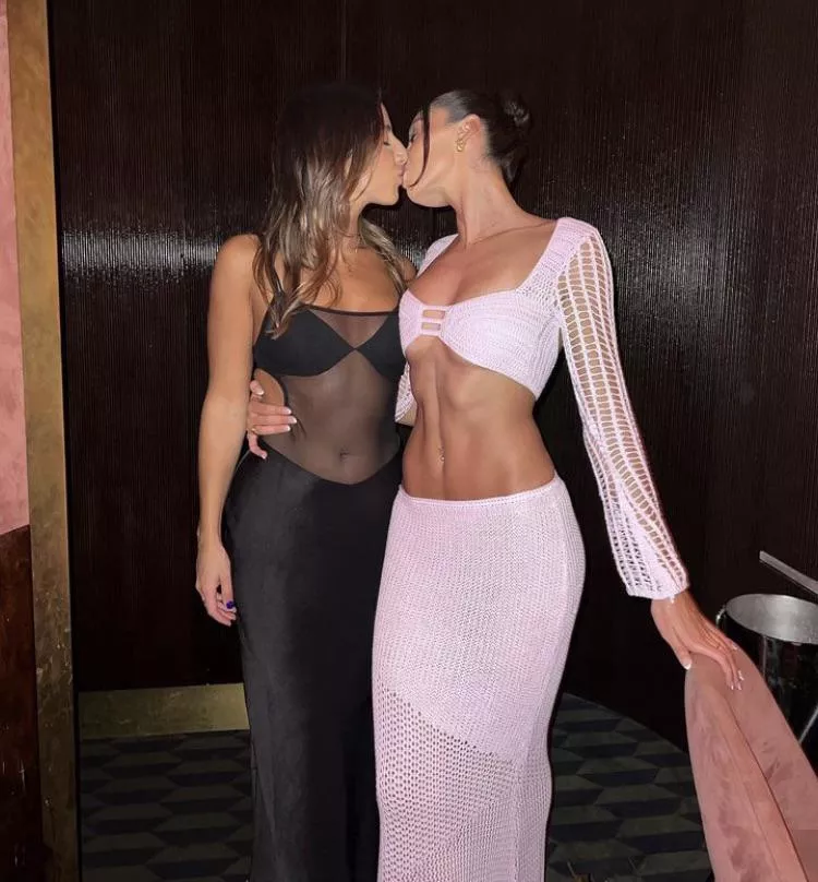 Sexy couple posted by JDHL1