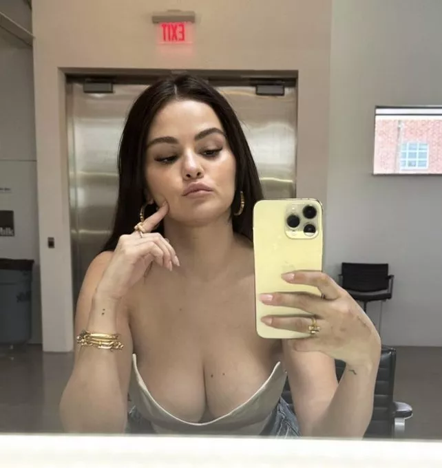 She just keeps getting hotter. posted by Swimming-Low-7418