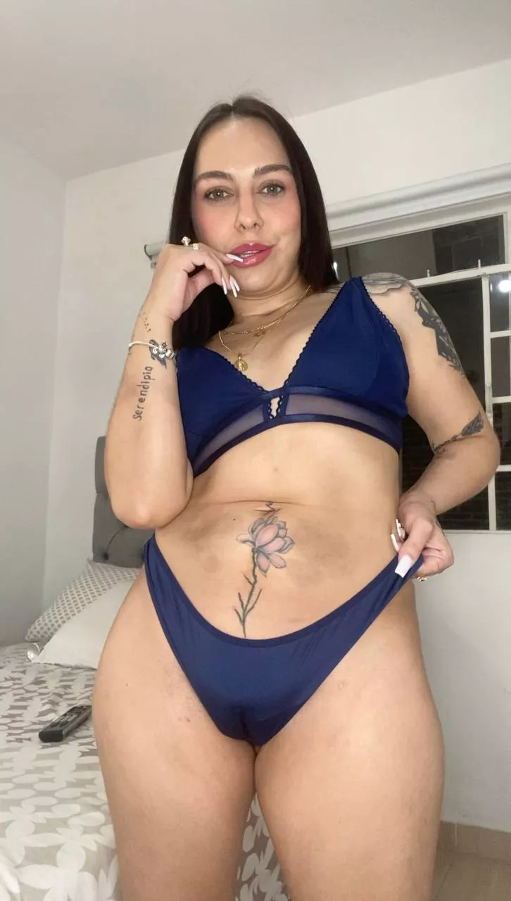 Sneaking a Peek at My Camel Toe! posted by SnivelingToad