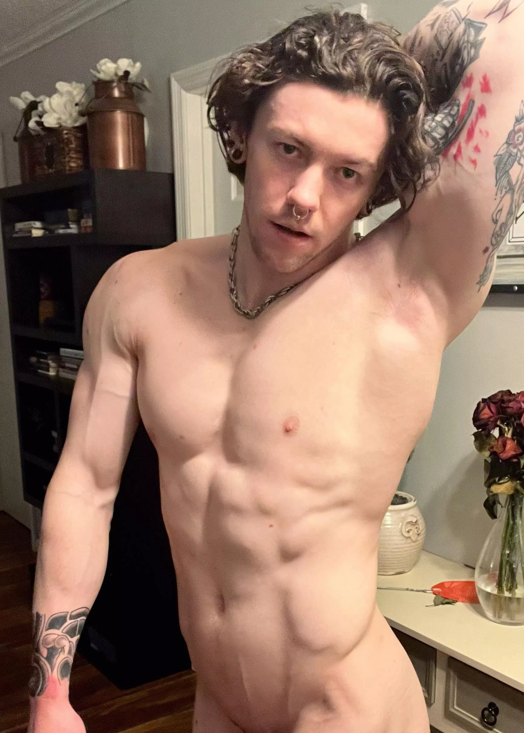 Soo horny today.. Who wants to come help me out 🤔 posted by sadandhydrated_97