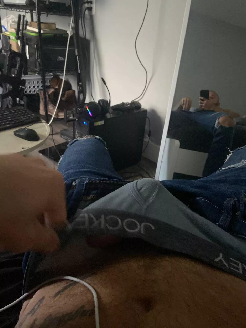 Today i wake up so horny. posted by stephenkemp05