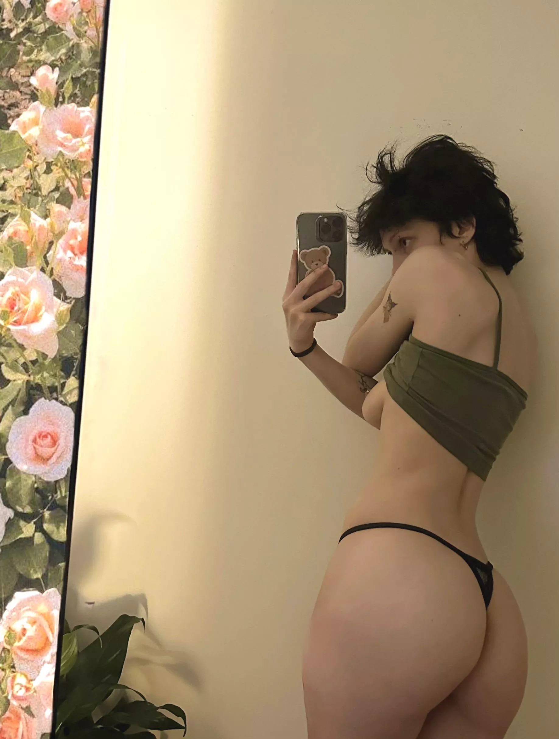 would look better with a handprint posted by cadavergrl