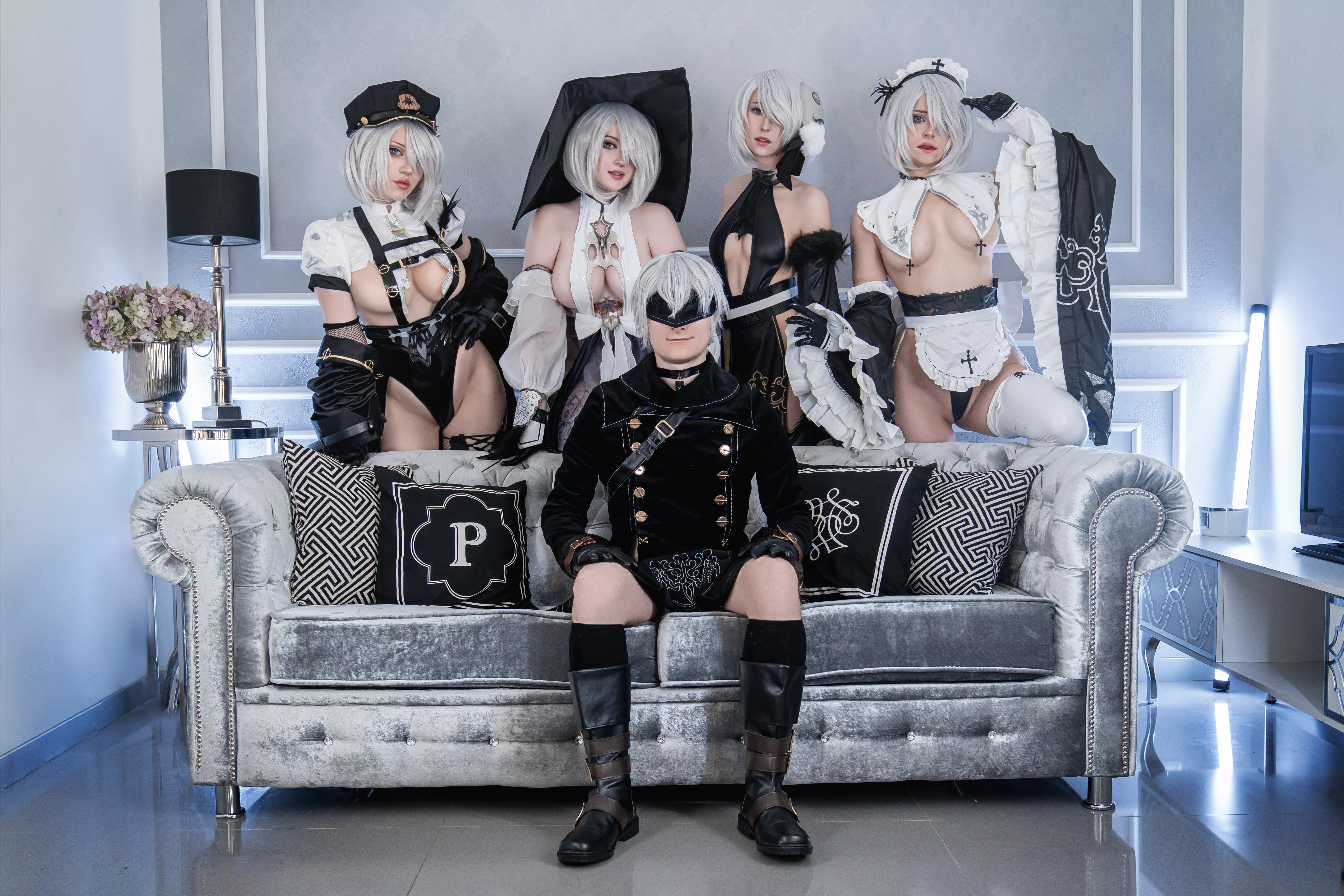 9S might be in danger - 2Bverse cosplay by Purin, Fuyu, Naydien and Yukeshiro posted by purinex