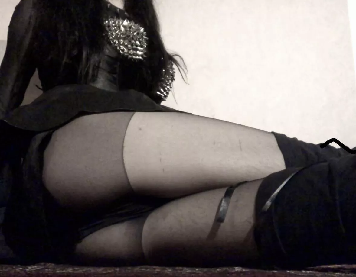 Do you like goth femboys? by AlexiaVenus
