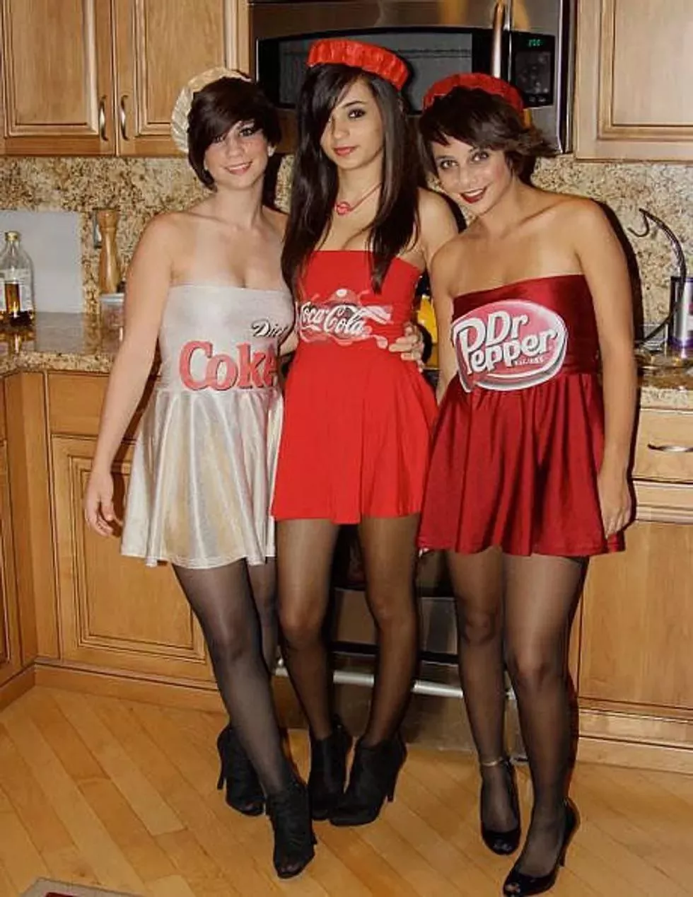 Halloween trio posted by Weak2Nylon