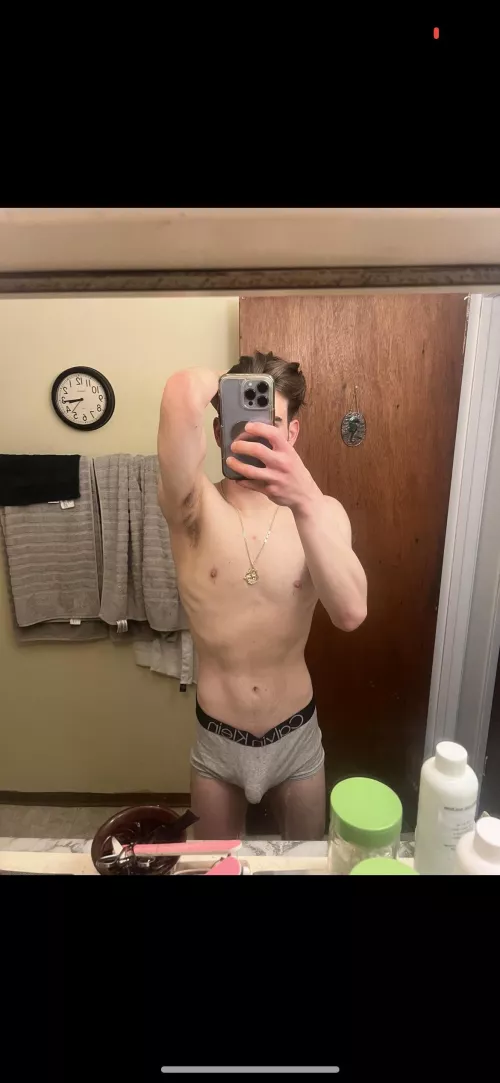 How do I look… by papifernando99