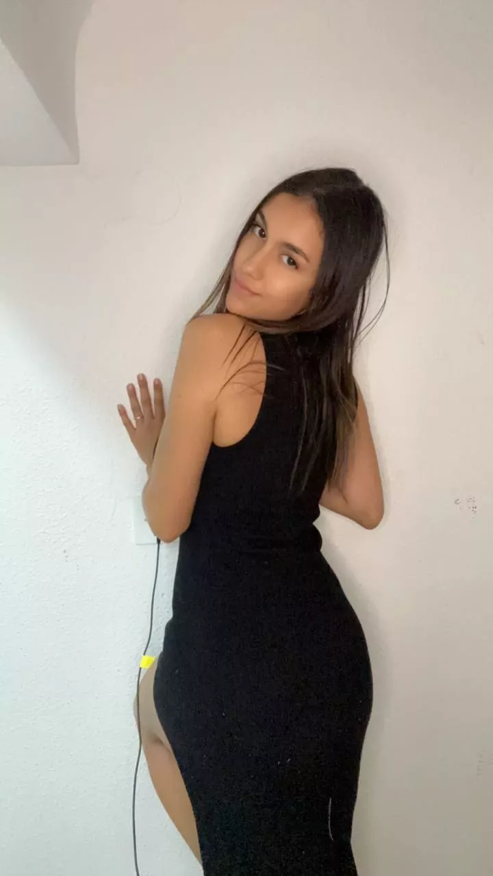 Let me show you how I look in my tight black dress 💃 posted by ZestyclosePie831