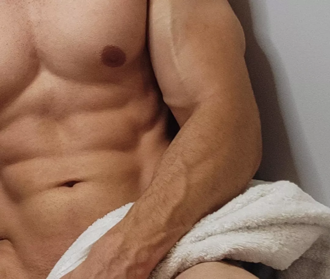 Muscular forearm 😌💪🏼 posted by John_fitness91