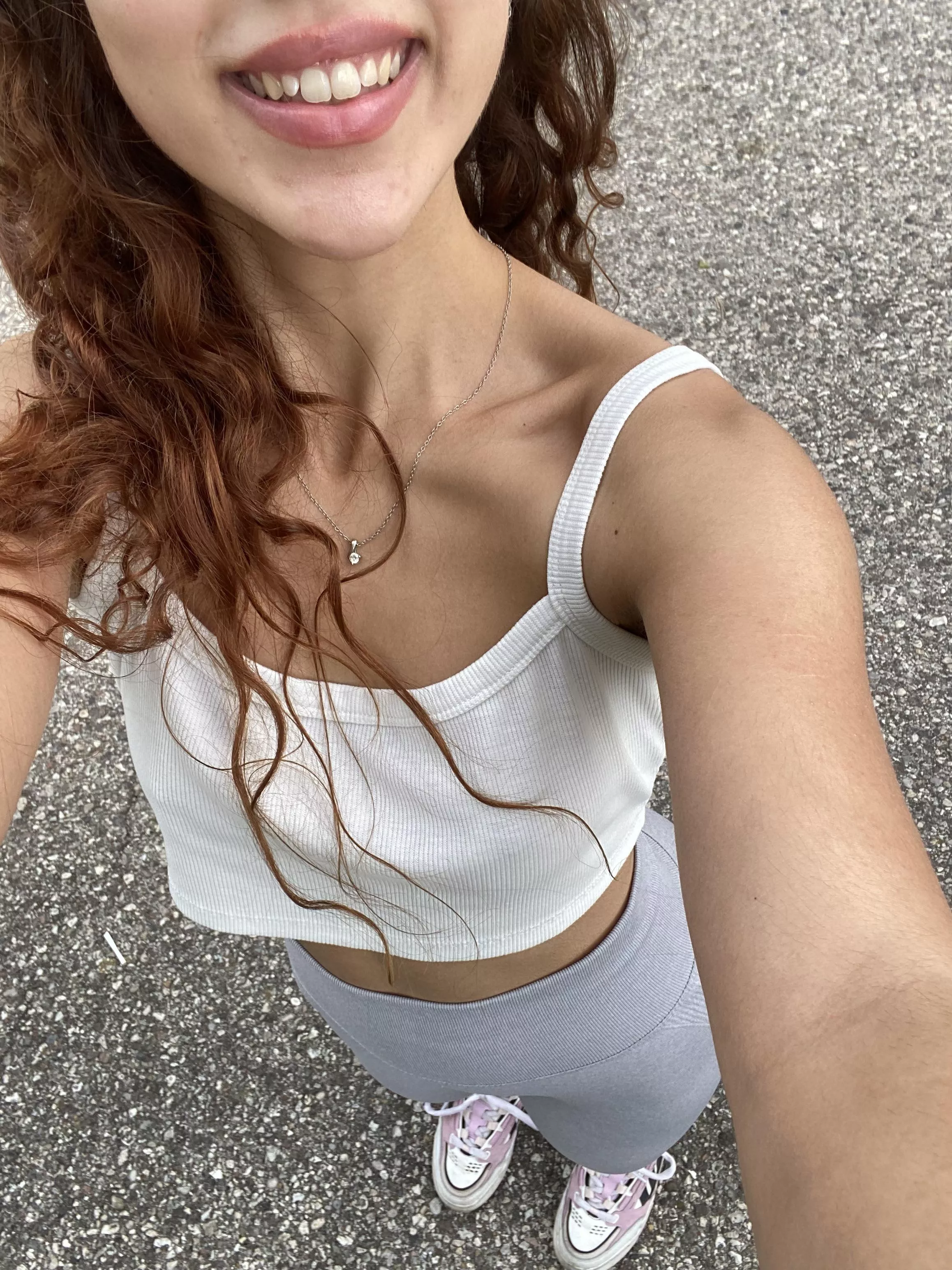 White croptop are the best, do you agree?😏 posted by reginadeipiedini