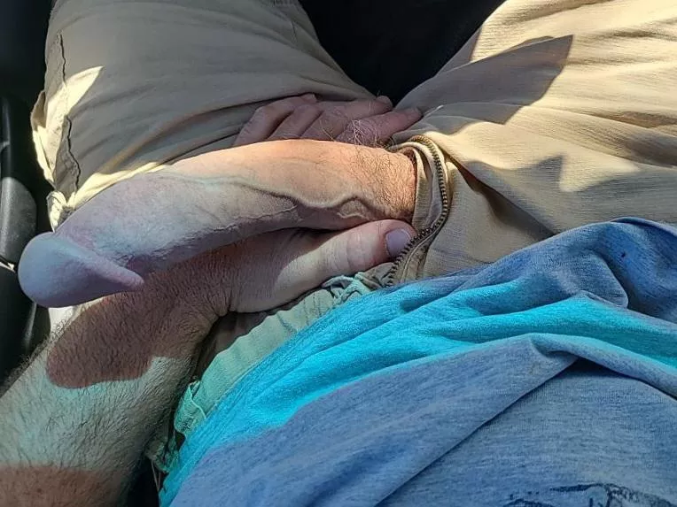 [36] Dick out on my lunch break 😅 Been one of those mornings! posted by Anyusernamewillwork_