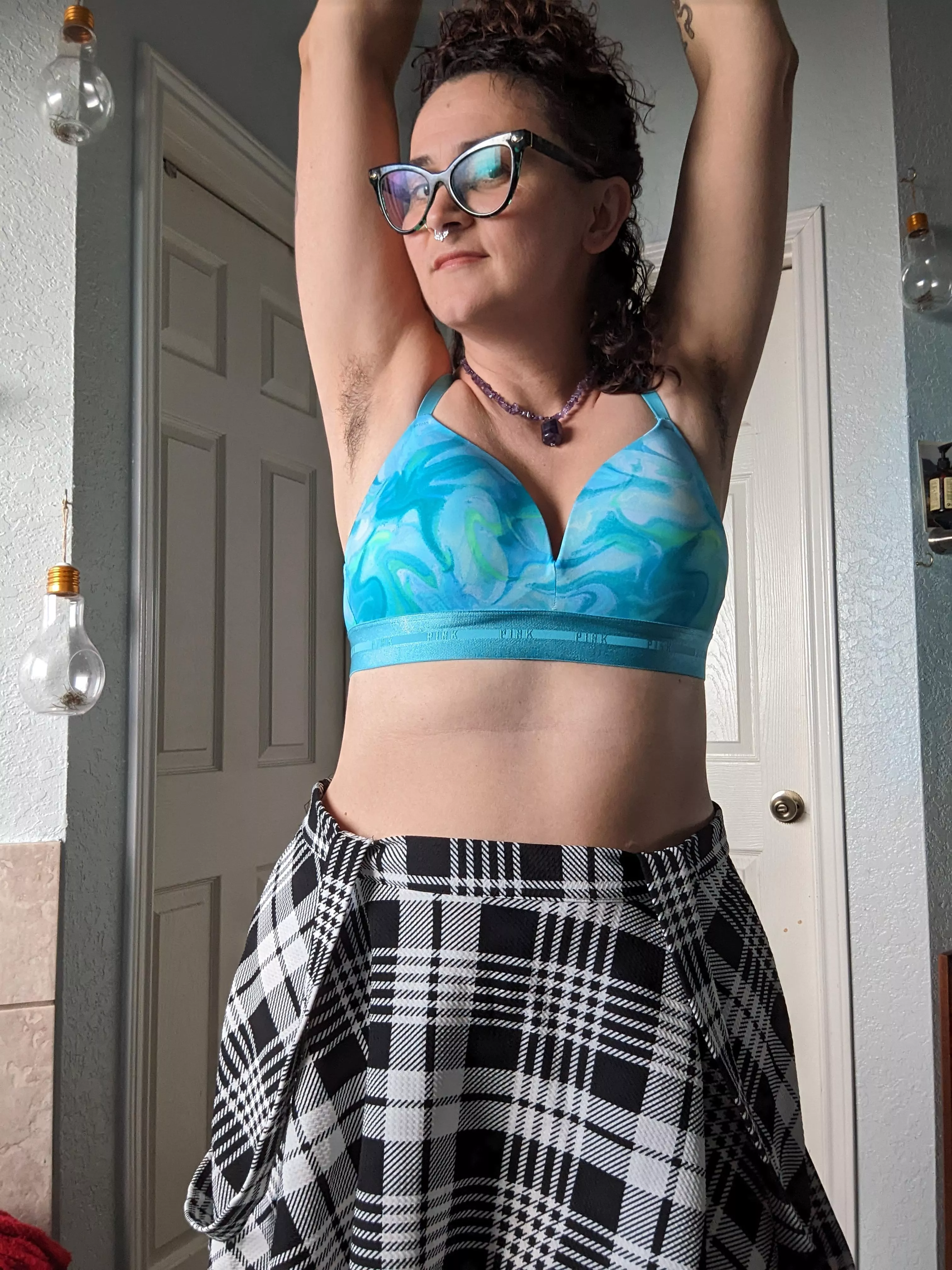 Blue bra and sweaty pits (38) posted by emberskies27