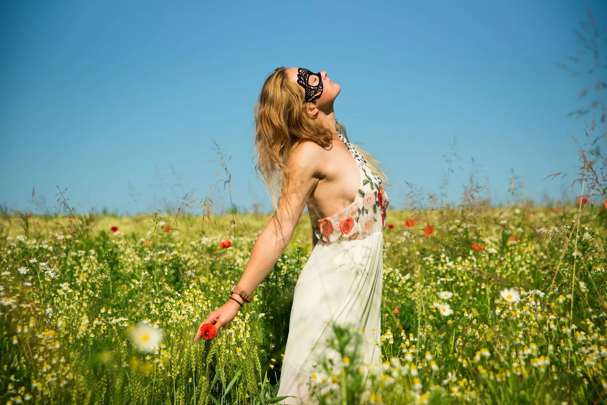 Dancing in the Sunshine posted by MaskedBeauty42