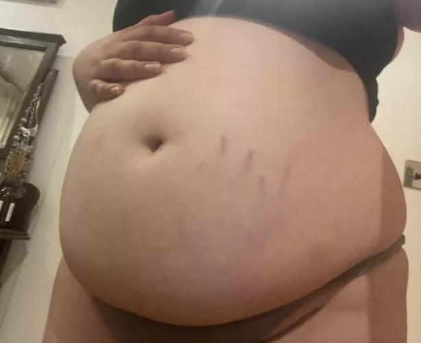 feel like I’m going to burst 🥵 but I think I could eat just a little bit more with some encouragement 😜 by FKA-Ratatoing