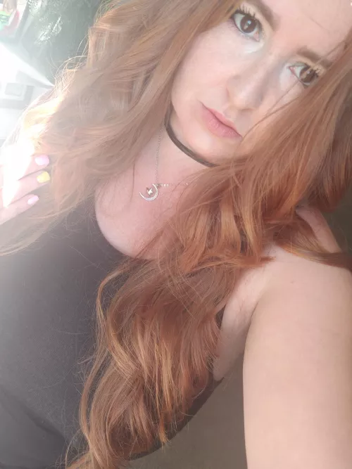 Happy Friday ❤️ by Misstainted