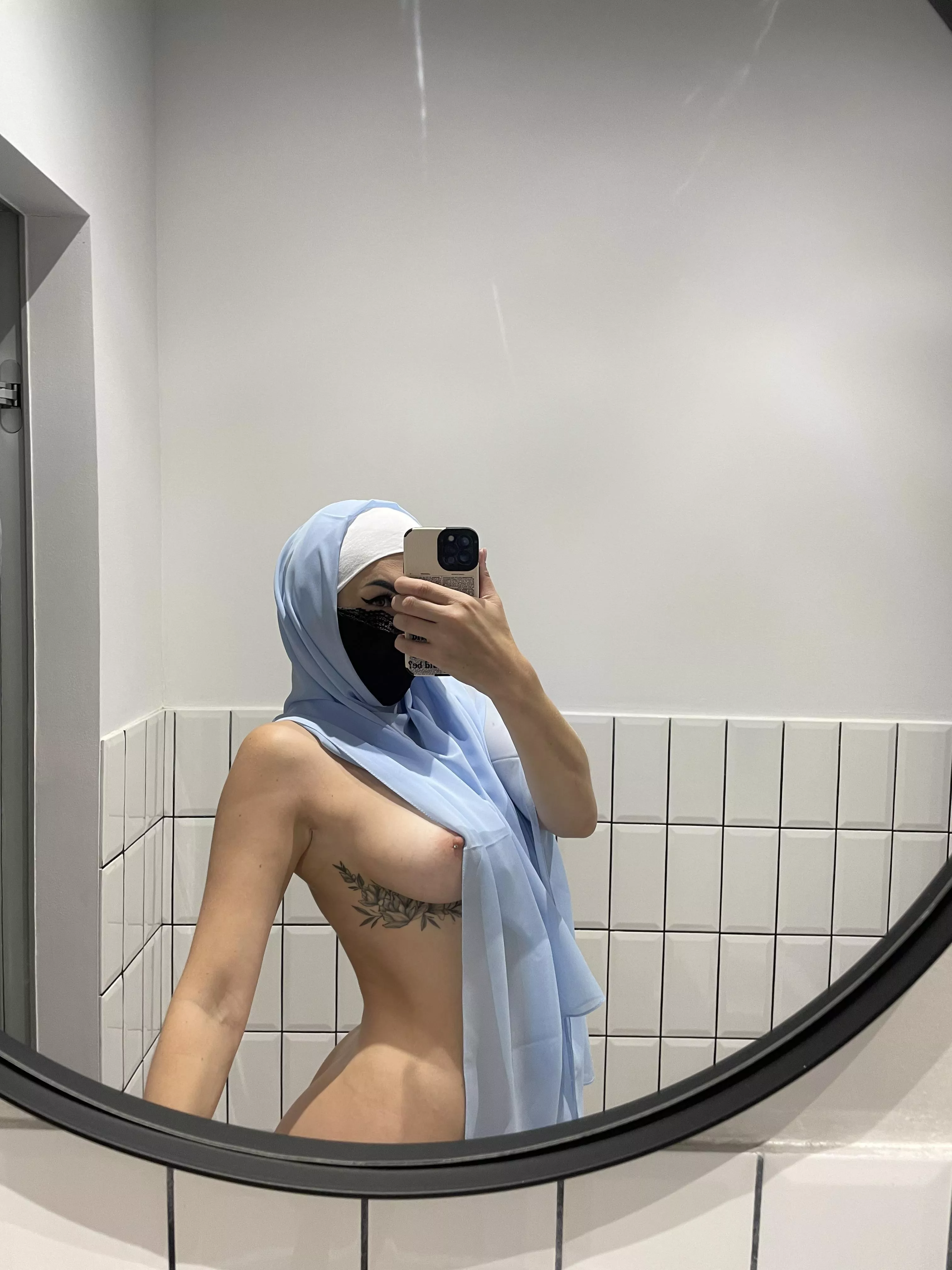 I'm already 32. Am I too old for you to accept my nudes? posted by possiblySink89