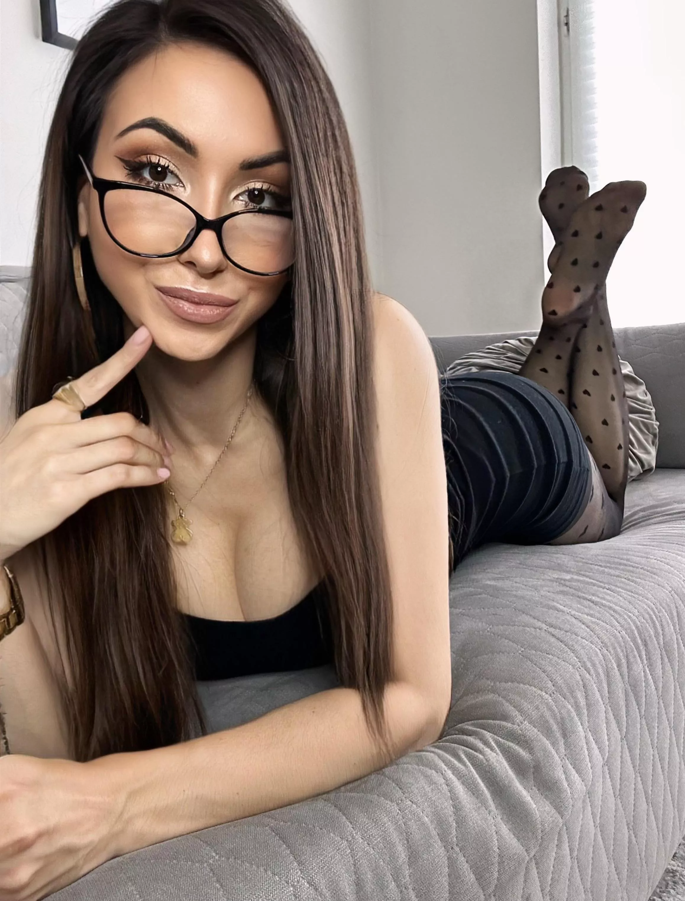 I’m your new secretary posted by missess91