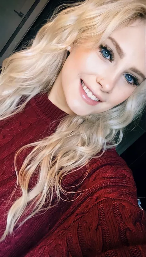 Killer in blonde. by ILoveBustyWomenn