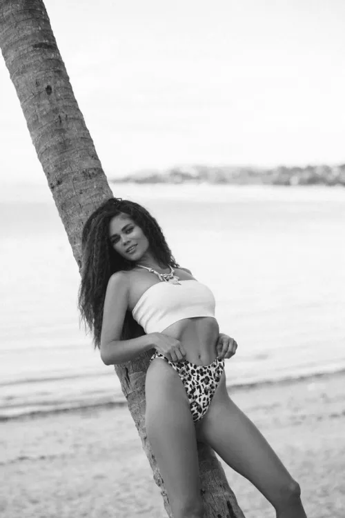 Lost in paradise, want to find me? by wiccanWellhead350