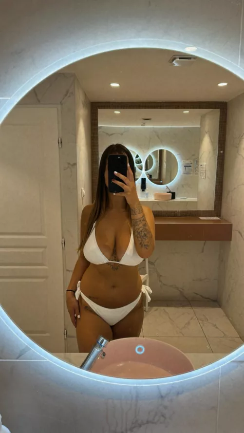 my bra is suffering [f] by audreykiss