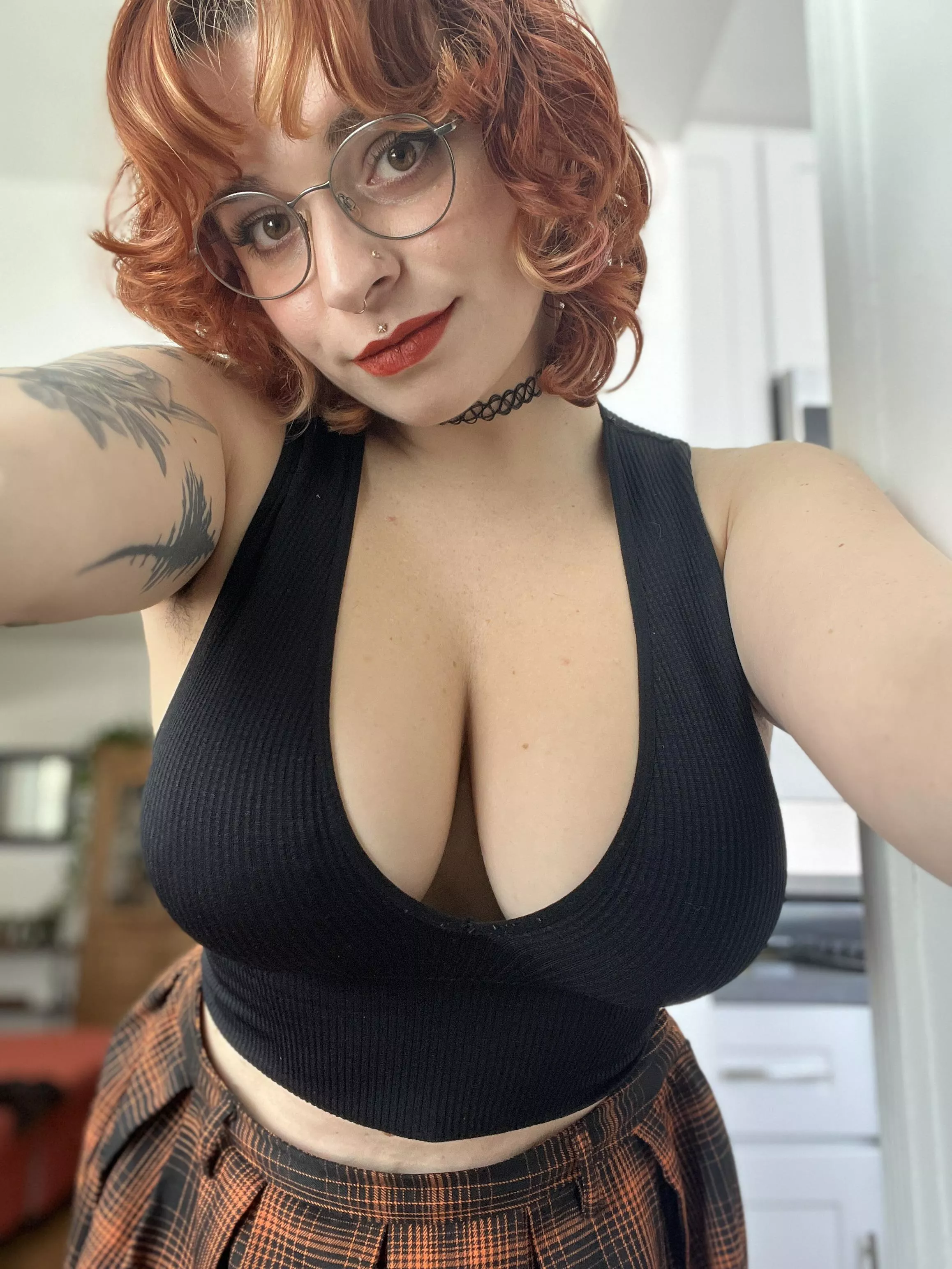 Not a nude, but maybe I can still catch your eye for a moment. posted by meowreesa