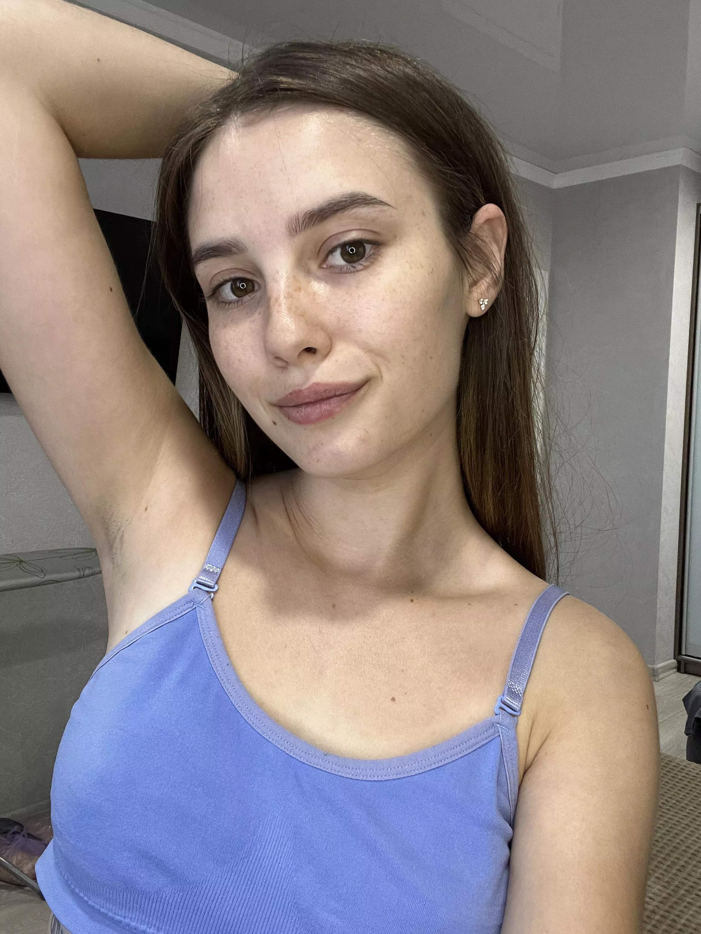 Office trouble: how I gradually seduce you😉 posted by emotionalmerciful