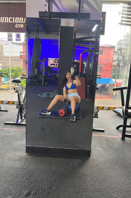 Sweating it out in the gym to build those gains by Ringedsplitter