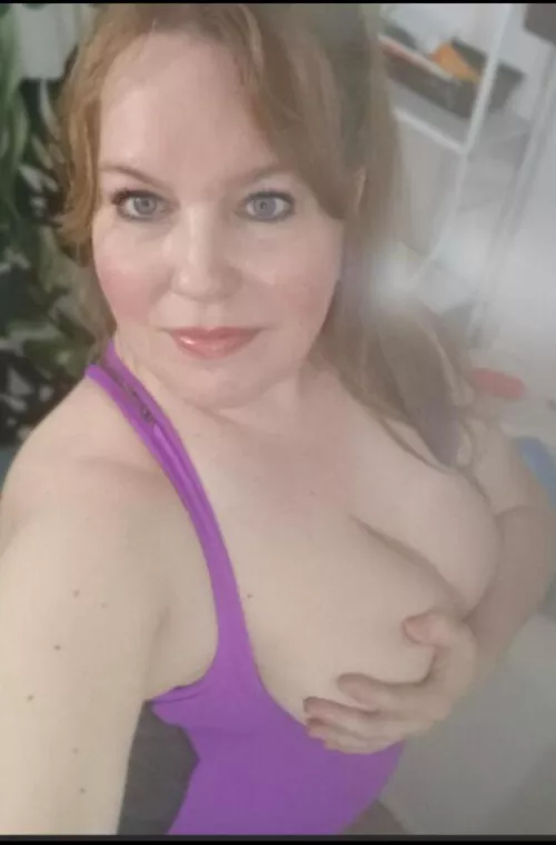 52F) handful... by LonelyChubbah