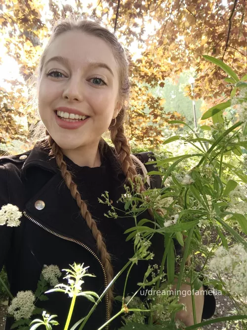 A girl in nature is a happy girl by dreamingofamelia