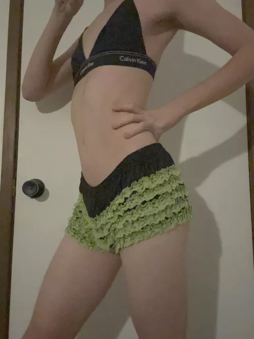 Didn’t think the outfit matches but I thought the picture was cute, do you think I look cute :3 by edberta_