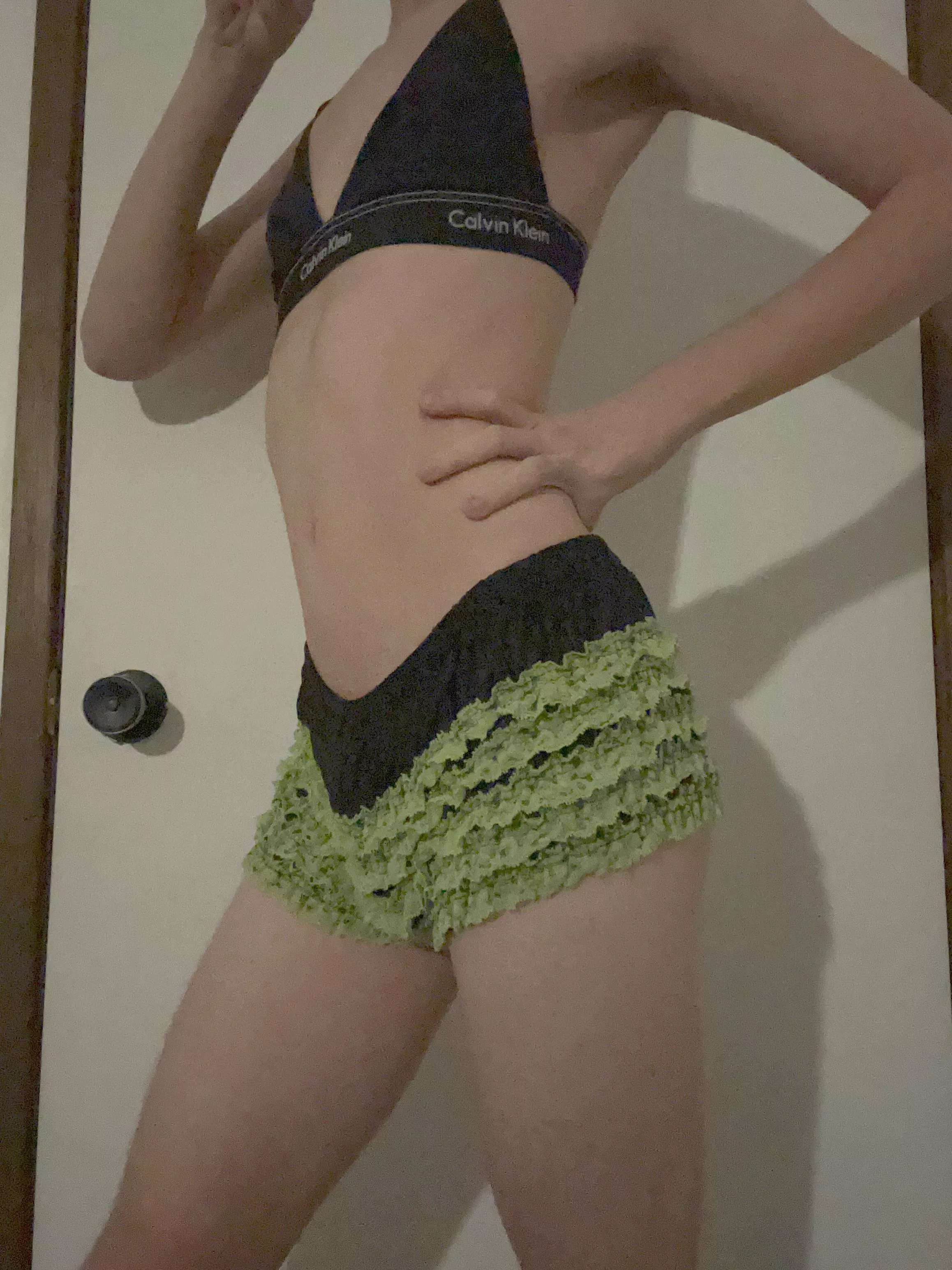 Didn’t think the outfit matches but I thought the picture was cute, do you think I look cute :3 posted by edberta_