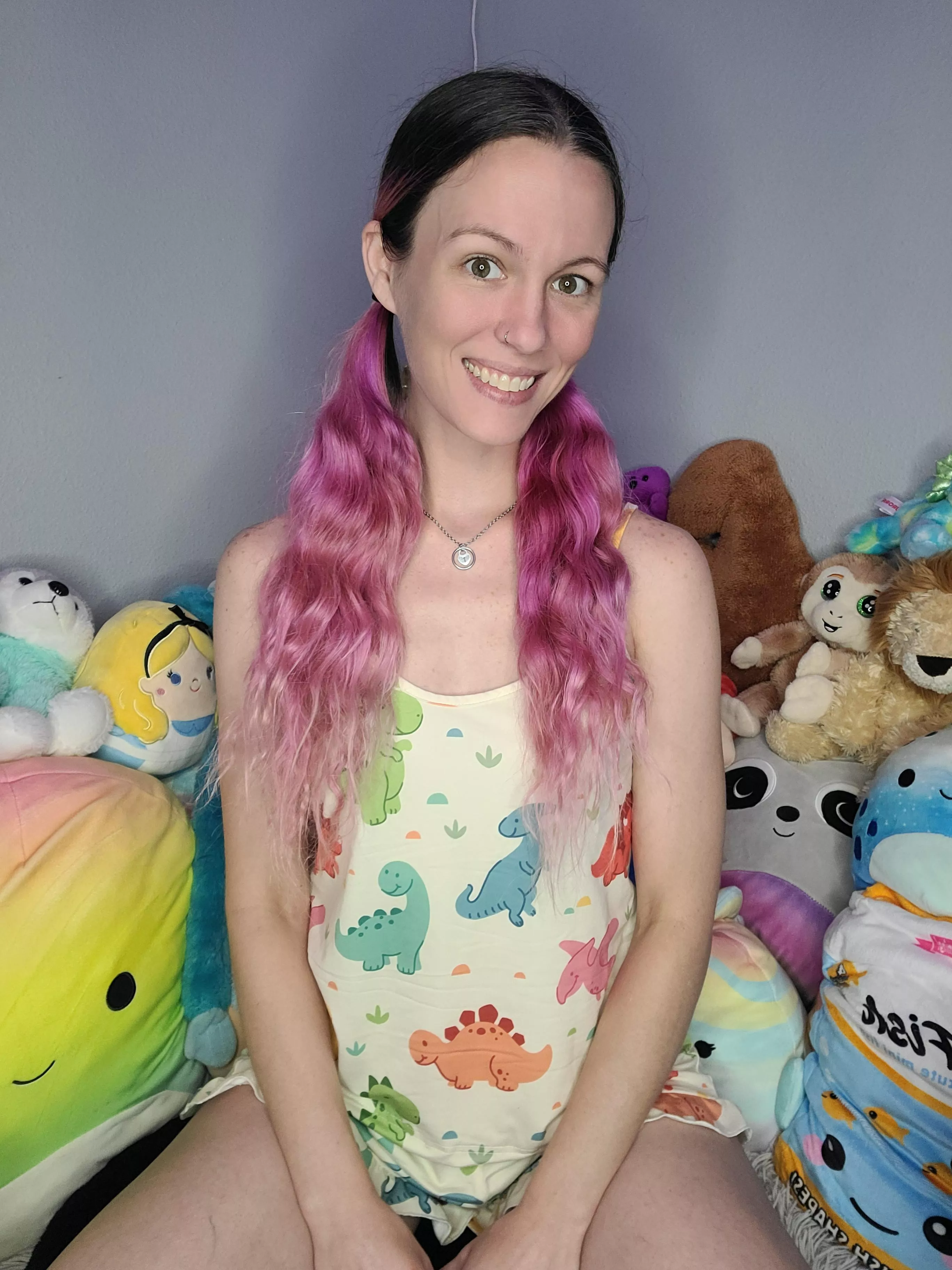 Feeling cute [F] posted by xo_Emmarose_xo