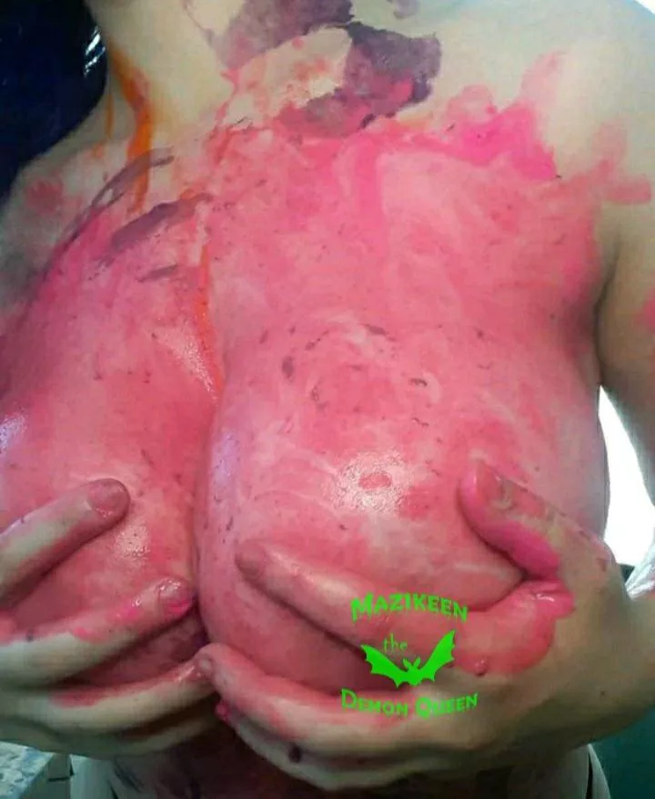 I'm feeling artsy today. posted by MazikeenDemonQueen