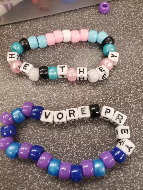 {Image} Art and Bead Hour by JustHumanPrey