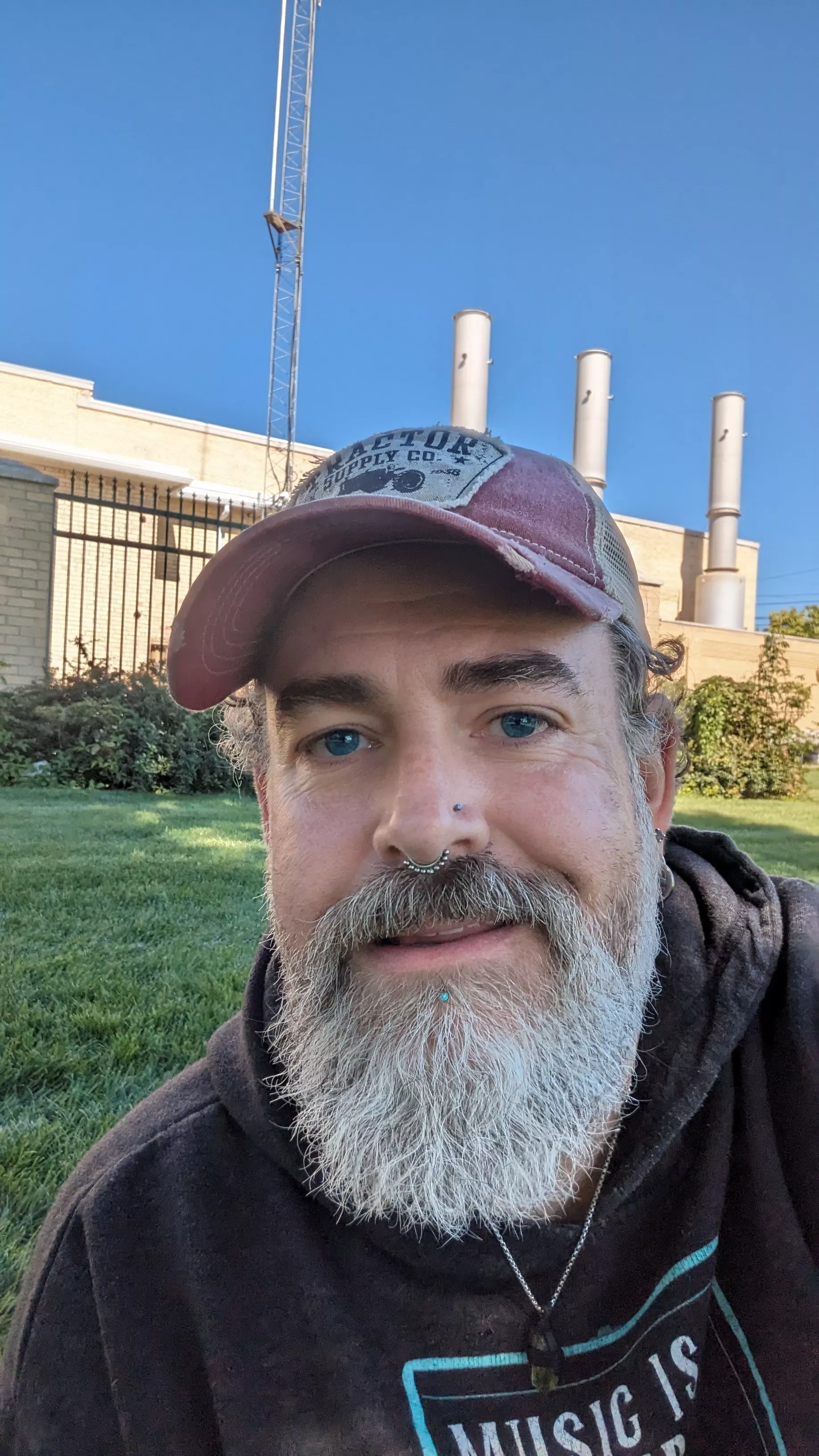 Lazy Saturday afternoon in the park. posted by Hopeful-Possession55