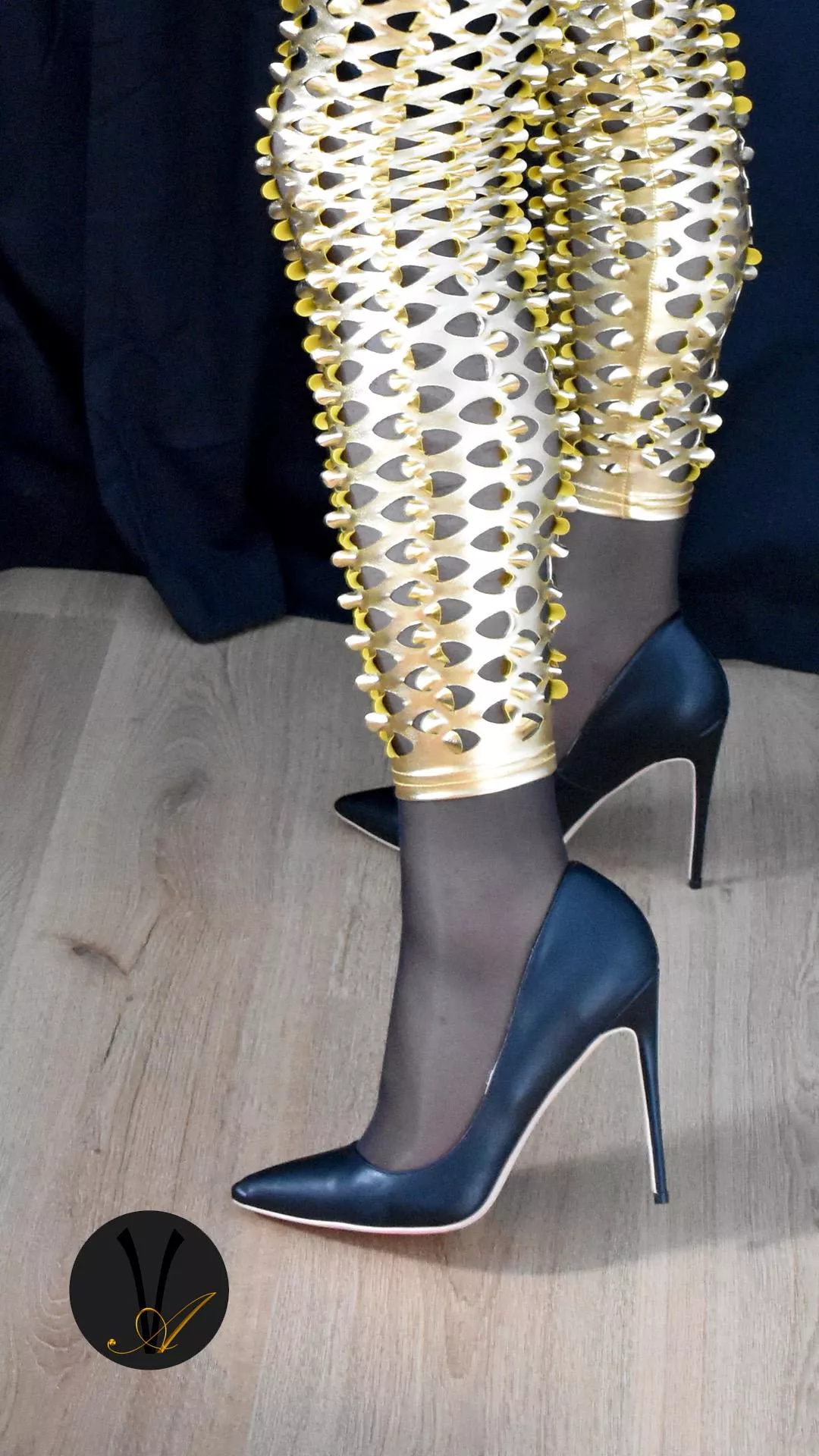 Leather and gold posted by Vitoria_Augusta